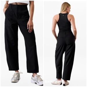 NWOT Athleta Skyline High Rise Barrel leg Pant | Black